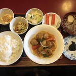 中華料理 なるたん - 本日の定食「ミックス団子のスブタ」