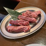 大衆焼肉ホルモン酒場 とりとん - 