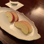 カアラ - 高橋サンが見つけたジャズりんご小ぶりで美味しい