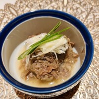 炭和食かなうS 特別室 - 厳選黒毛和牛すじ煮込み