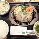 焼肉名菜 福寿 - 牛100%ハンバーグセット