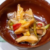 うを徳 - 2024.5 酢豚ならぬ酢鮪（本鮪の血合い竜田揚げ、淡竹、玉葱、万願寺とうがらし、台湾産パイナップル）