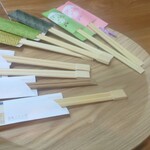 魚治 - 割り箸も好きな柄を選べちゃう