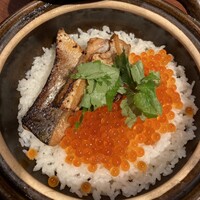 すしと天ぷら 坂本 - 鮭といくらのご飯