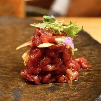 天ぷら もっこす - 『熊本県、馬刺ユッケ、ヒレと肩ロース』