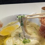 黄金の塩らぁ麺 ドゥエ イタリアン - 