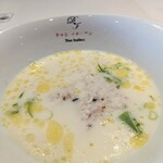 黄金の塩らぁ麺 ドゥエ イタリアン - 