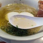 黄金の塩らぁ麺 ドゥエ イタリアン - 