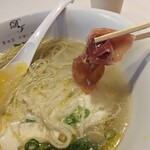 黄金の塩らぁ麺 ドゥエ イタリアン - 