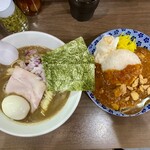 ヌードル＆スパイスカレー 今日の1番 - 蛍烏賊煮干×九十九里背黒の濃厚ソバ   ¥1,200-(税込)＋ガーリックトマトチキンチーズカレー   ¥600-(税込)