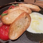 Bistro 和 - 