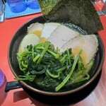 横浜ラーメン 新横家 - 