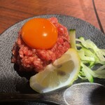 焼肉 哲 - 炙りユッケ1200円