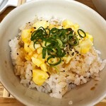 鶏と魚 - 卵ご飯250円税込
