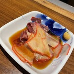 蒸溜処 サカナンバー - 鯨ベーコン臭みゼロのおつまみ