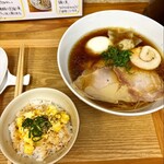 鶏と魚 - 美味しいコンビ