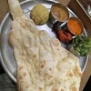ローカルインディア - ターリーランチ カレー (2種類) / プラウライス (小盛) / ナン / タンドリチキン / サラダ 1,300円