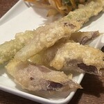 手打ちうどん　 いしづか - 野菜三点盛り（茗荷、アスパラ、かき揚げ／税込660円）