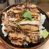 焼鳥のヒナタ - 料理写真:炭火塩焼鳥丼＋ご飯大盛り（味噌汁付き）
730円＋無料