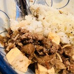 lamb meets ramen - けしからん旨さの、羊麻婆飯 。(  ･᷄ὢ･᷅  )なんだチミは？