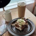 Tea room mahisa motomachi - 黒い森のさくらんぼのケーキ