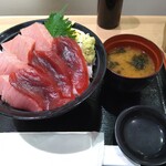 三崎豊魚 - 本日のおすすめ 本まぐろの丼 1650円 しゃり大 わさび大