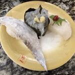 江戸前回転鮨　弥一 - 紀州三昧　太刀魚　しらす　平目梅肉