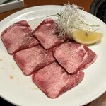 松阪牛炭火焼肉 東海亭 - 