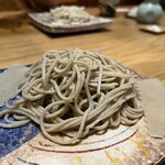 手打ち蕎麦・鮨 いまふく - 料理写真:2種食べ比べ。白い細は栃木産。シャッキリとした喉越しで美味しいお蕎麦です✩.*˚