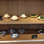 さかなと米にこだわったシュフ's ユミッチ - 内観①（小鉢の棚)