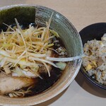 濃厚ラーメン 大葉商店 - 竹岡式ネギと半チャーハン