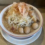 ラーメン 泪橋 - マンモス1000円　うずら50円