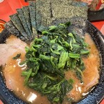 ラーメン 環2家 - 中チャーシュー（¥1150）硬め、TP海苔（¥100）、辛味ネギ（200）、ほうれん草（現金にてカウンターに¥200を置く）