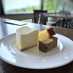 Chez-tani - 料理写真:◆チーズケーキには「カステラ」と「焼き菓子」添え。