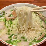 こむらさき 天文館店 - 白い細麺