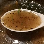 ラーメン 坊也哲 - 黒めのスープ