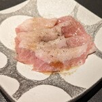 焼肉酒宴くいだおれはなれ家 - 豚トロ