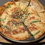 焼肉酒宴くいだおれはなれ家 - ニラチヂミ