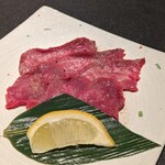 焼肉酒宴くいだおれはなれ家 - でらうま上タン