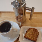 トーコーキッチン - 手作りキャラメルパウンドケーキ　1個50円　＋　ホットコーヒー　100円