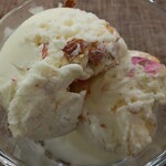 SEVEN HILLS EXPRESS - アラブ風アイスクリーム