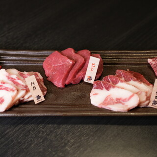 他の肉とは異なる旨味が堪能できる、“馬肉の焼肉”に舌鼓