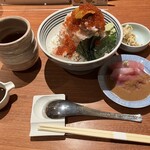 日本橋 海鮮丼 つじ半 室町店 - 