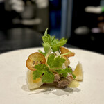 プルス ウルトラ - 牛タン、フォアグラフラン、キウイの乾燥したやつとか乗ってる