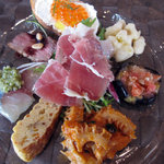 タヴェルナ　エッセ - 前菜盛り合わせ（8種）