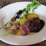 タヴェルナ　エッセ - エゾ鹿の炭火ロースト・ポルチーニ茸と赤ワインのソース