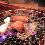 上タン塩　焼き中