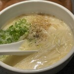 炭火焼肉 にく式 - 牛骨コムタンメン