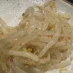 炭火焼肉 にく式 - もやしのナムルアップ