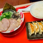 熟成豚骨ラーメン 一番軒 - 料理写真: